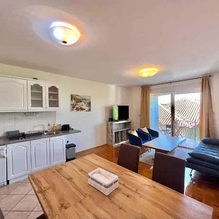 Apartment In 45022
