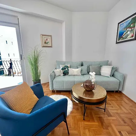 Apartment In 45022 *