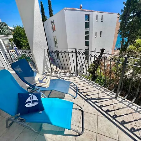In 45022 Apartment